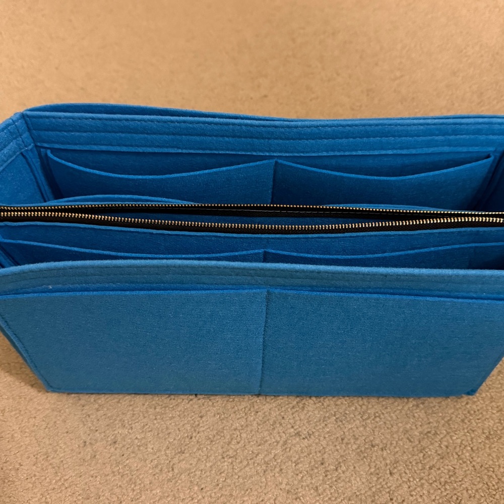 Coach Rogue Tote - Picture 14 of 17